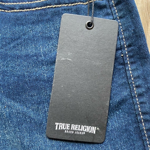 True Religion Jennie Mid Rise Curvy Short Raw Hem Size W32 NWT - Picture 4 of 10